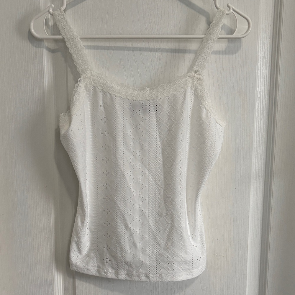 ROMWE White Lace-Trim Eyelet Camisole